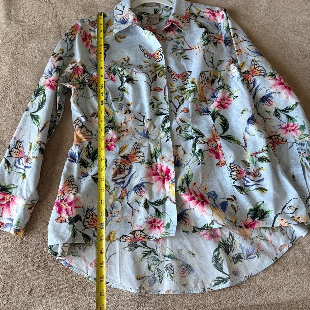 Chico's Blue Floral Button Down Top Wrinkle Resistant Size Large - Picture 7 of 9